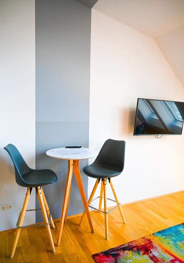 Backpacker Apartment Schoenbrunn Вена Экстерьер фото