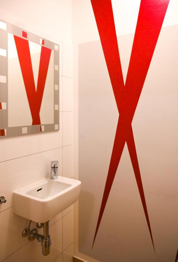 Backpacker Apartment Schoenbrunn Вена Экстерьер фото