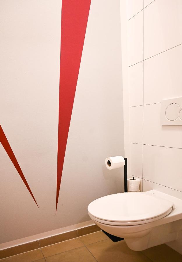Backpacker Apartment Schoenbrunn Вена Экстерьер фото